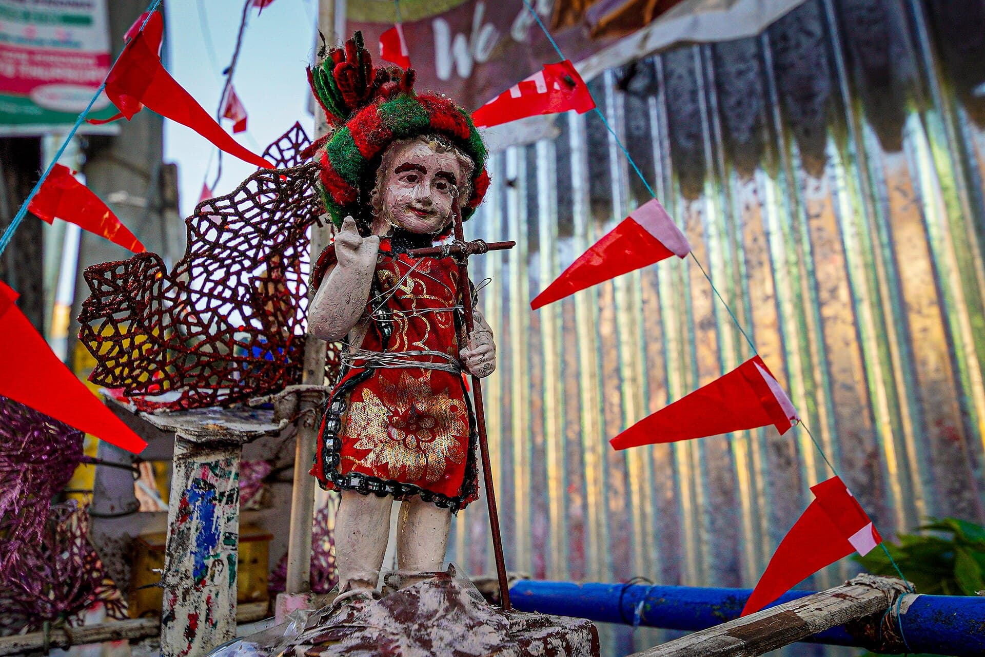 A Sinulog Festival Queen holding a Santo Niño replica during the Ritual Showdown at the Cebu City Sports Center