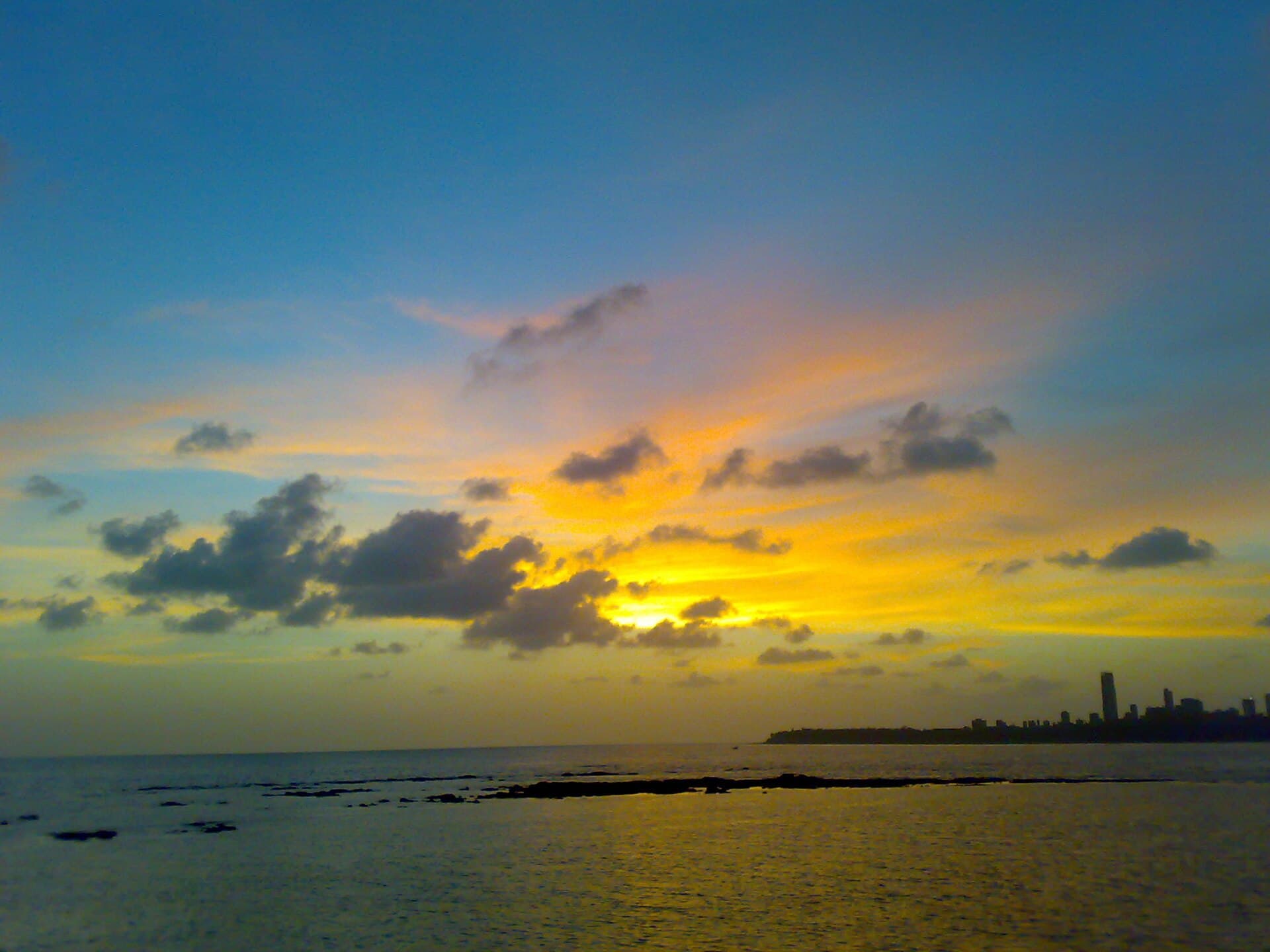 Marine Drive and the Arabian Sea at sunset in Mumbai