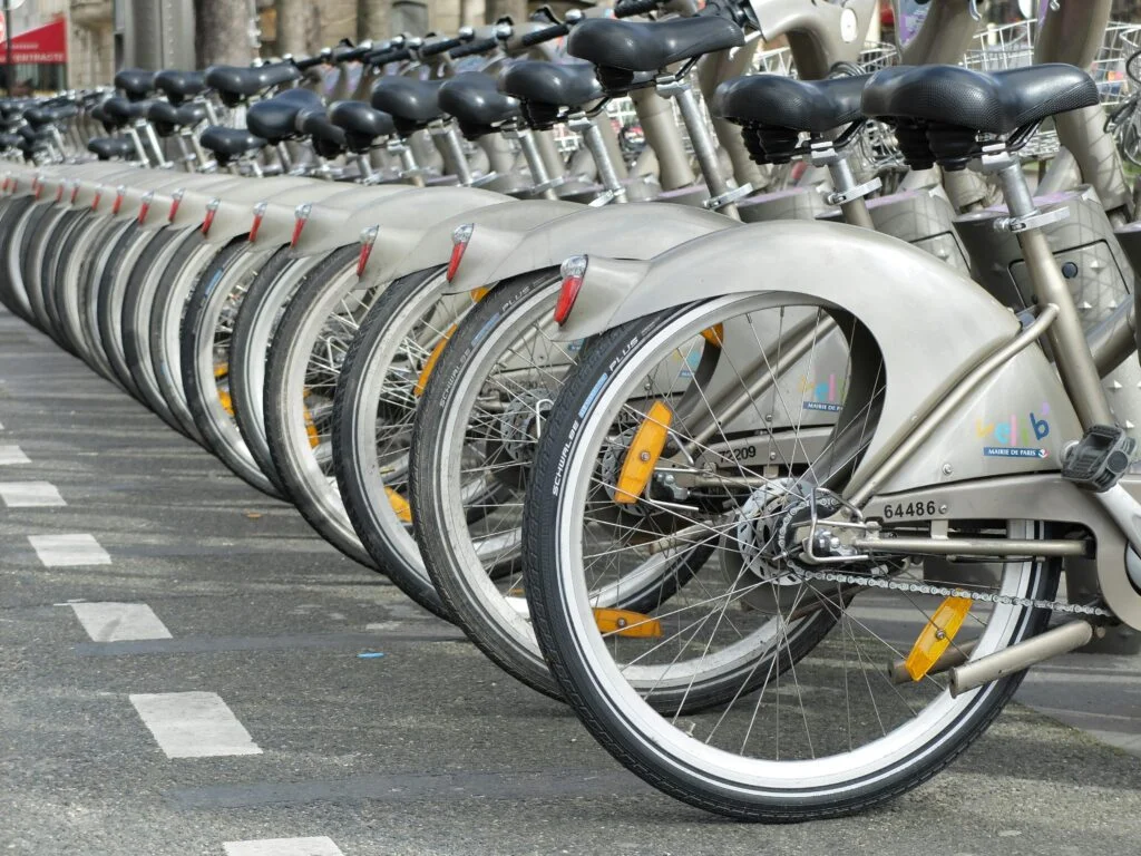 sustainable tourism with Vélib' bike-sharing scheme